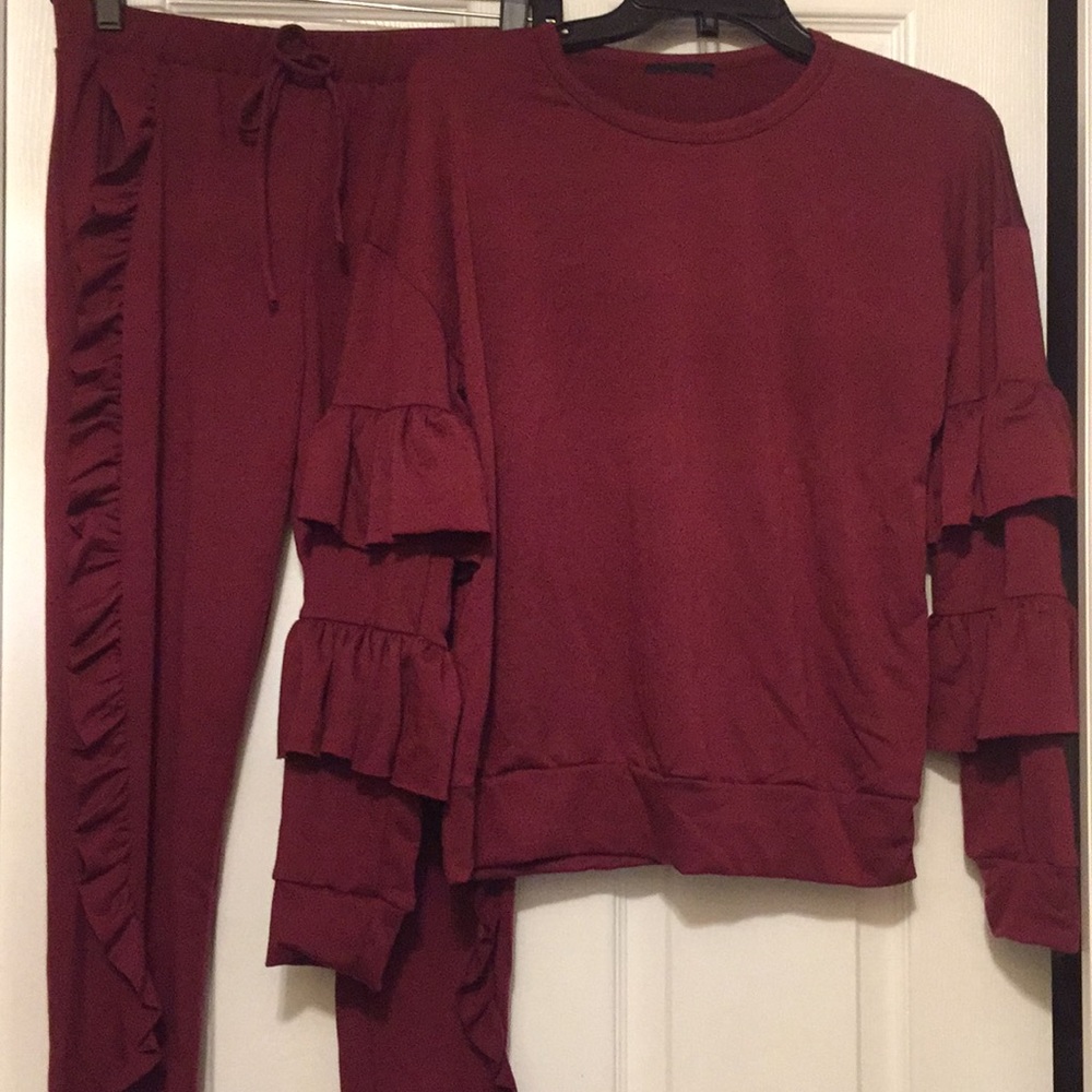 SOLD!! 2 piece outfit size (M)